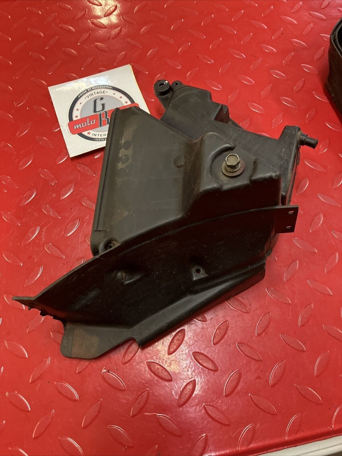 Yamaha DT200 1984 airbox air box filter cleaner housing