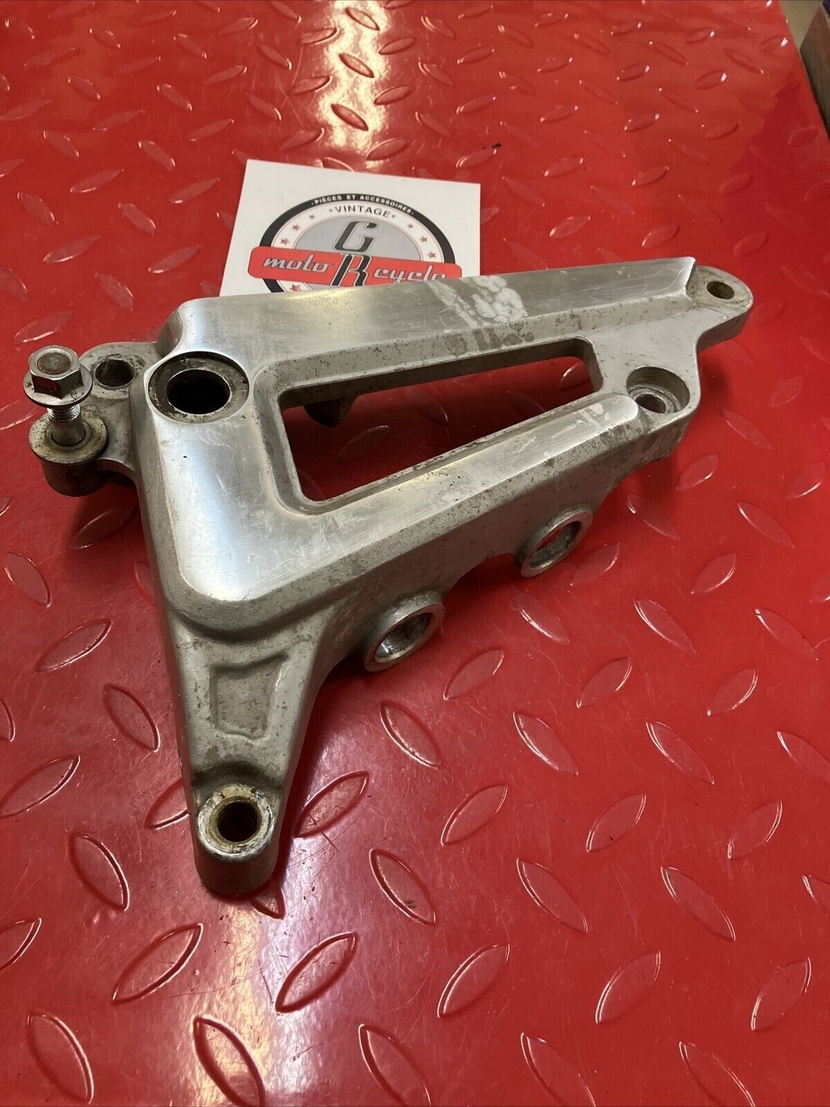 Yamaha XV500 Virago 500 right muffler silencer bracket footpeg holder mount