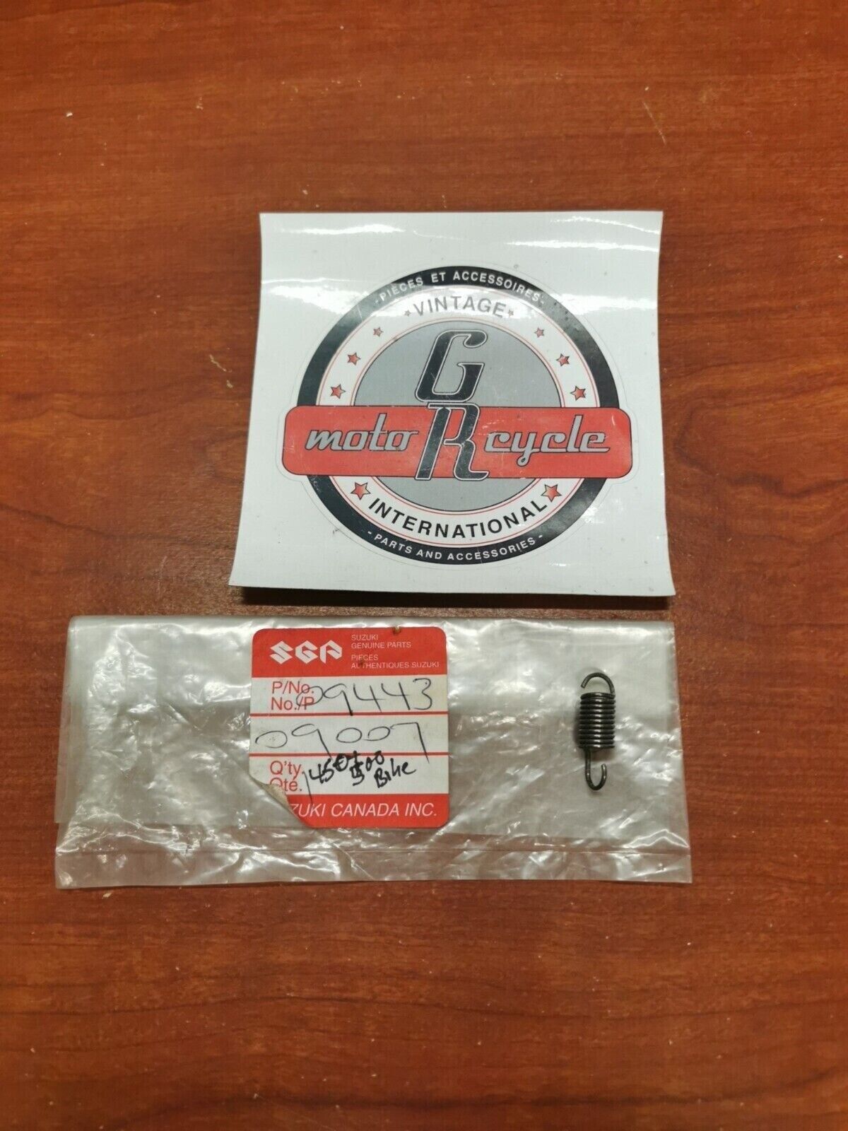 NOS Suzuki GS300 GS550 GS450 GS425 GS500 SPRING 09443-09007 S17