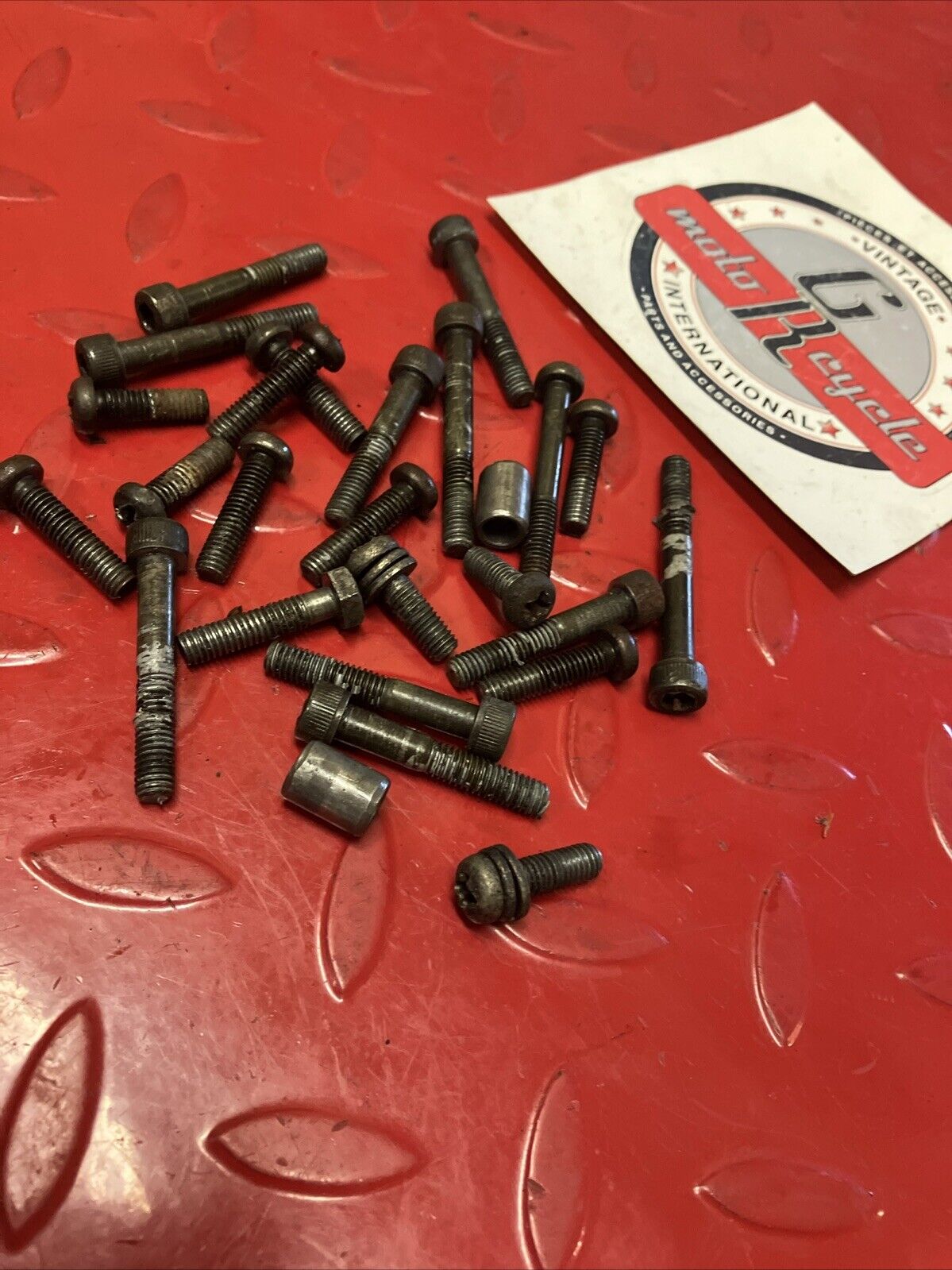 Yamaha YZ125 1983 Engine motot bottom end crankcase and cover bolt hardware
