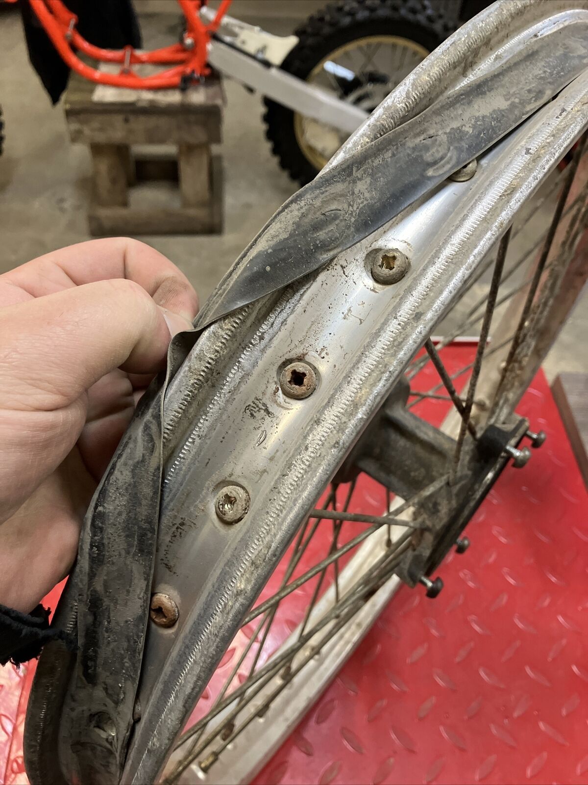 Honda CR250R 1984 Front wheel rim hub CR125R CR500R