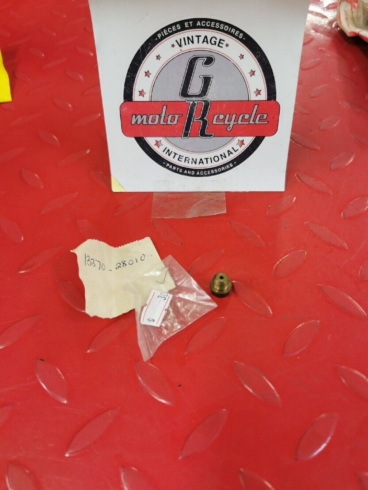 NOS SUZUKI VALVE NEEDLE 13370-28010 SUB BY 13370-48051 S12