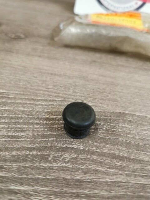 NEW NOS SUZUKI TS75 TC100 TC100 AC50 RM100 CARBURETOR PLUG 09250-14002 S38