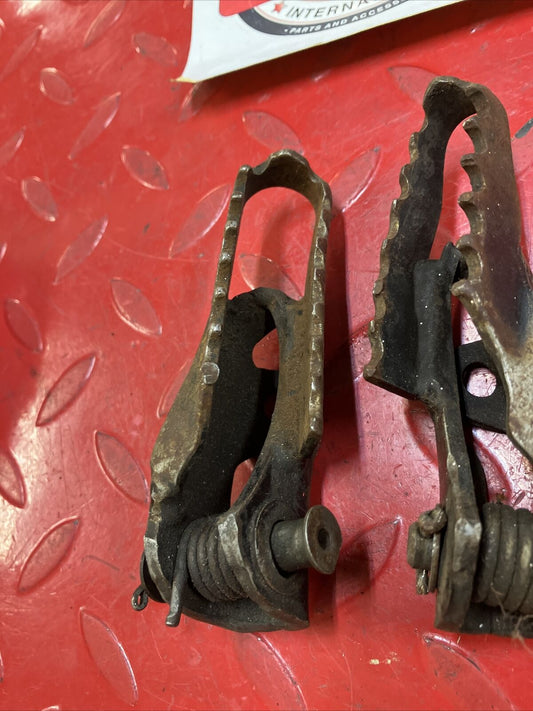 Honda CR250R 1988 left right footpeg footrest foot peg rest step 50616-KS7-830 2