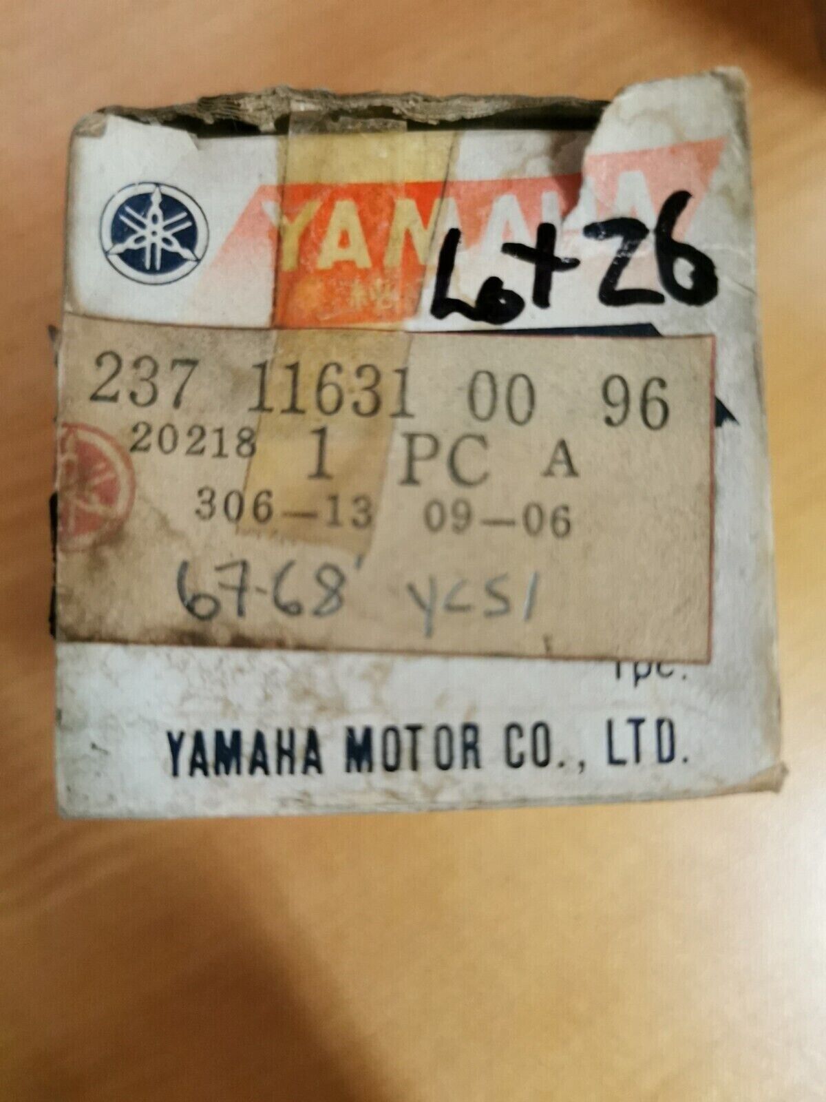NOS YAMAHA  YCS1  1968  1967  PISTON  STD  237-11631-00  Y47