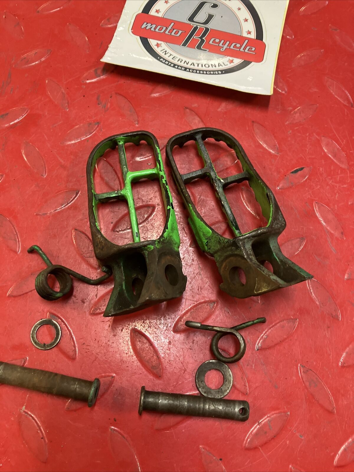 Kawasaki KX250 2001 Left right footpeg footrest 34028-1475-CE KX125 1999 2000