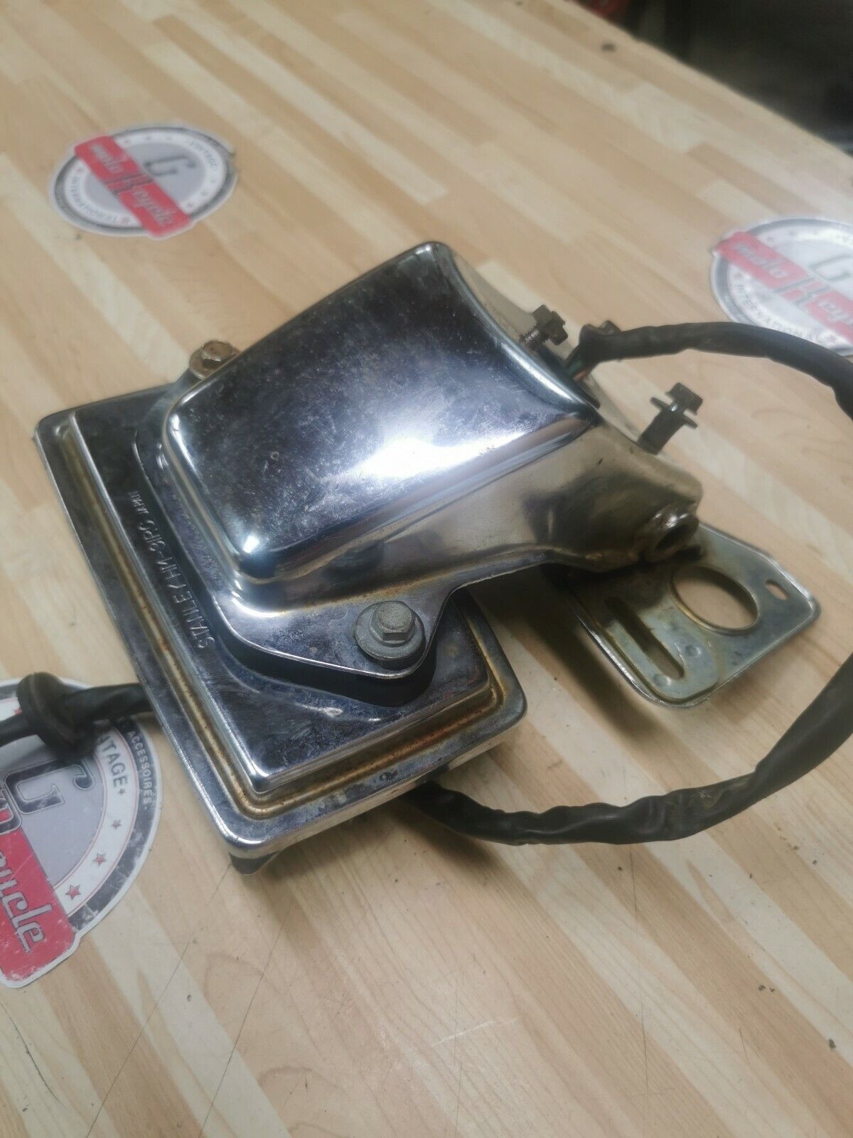 Honda CB750C 1980 taillight rear tail light license plate bracket 33701-425-772
