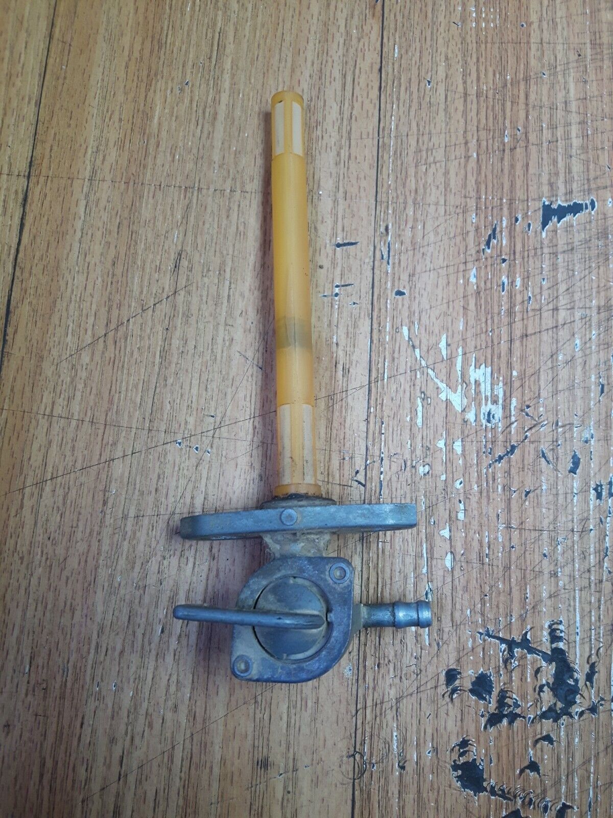 Honda XR250R 1984 fuel tank petcock valve XR200R 16950-KT0-831 16950-MA0-005 .