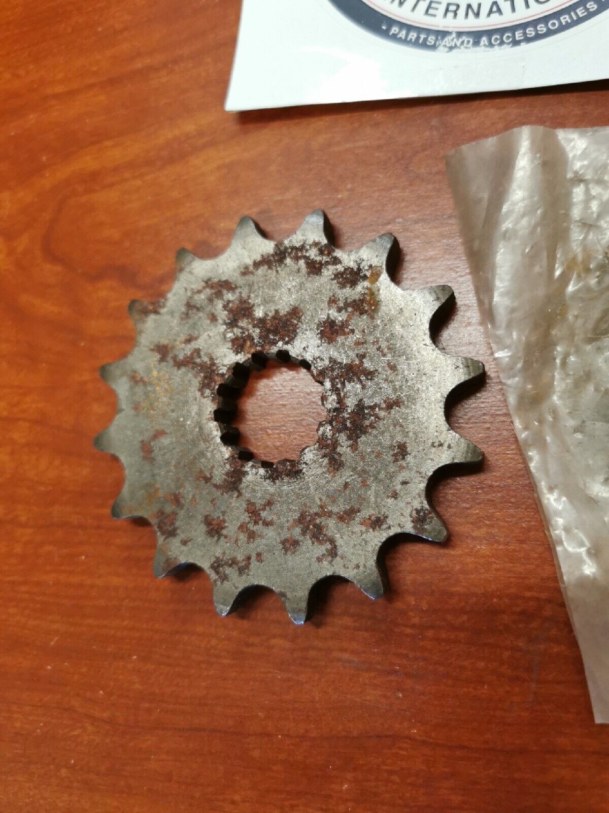 NOS Kawasaki KZ650 KZ750 KD100 ENGINE SPROCKET 16T 13144-063 K24