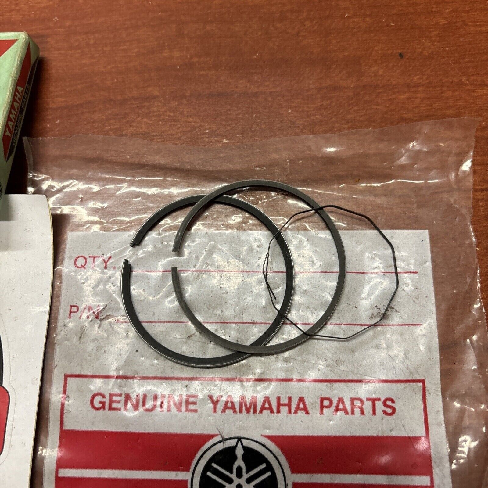 NOS Yamaha 1974 - 1976 RD200 PISTON RING 0.25 397-11610-12-00 Y174