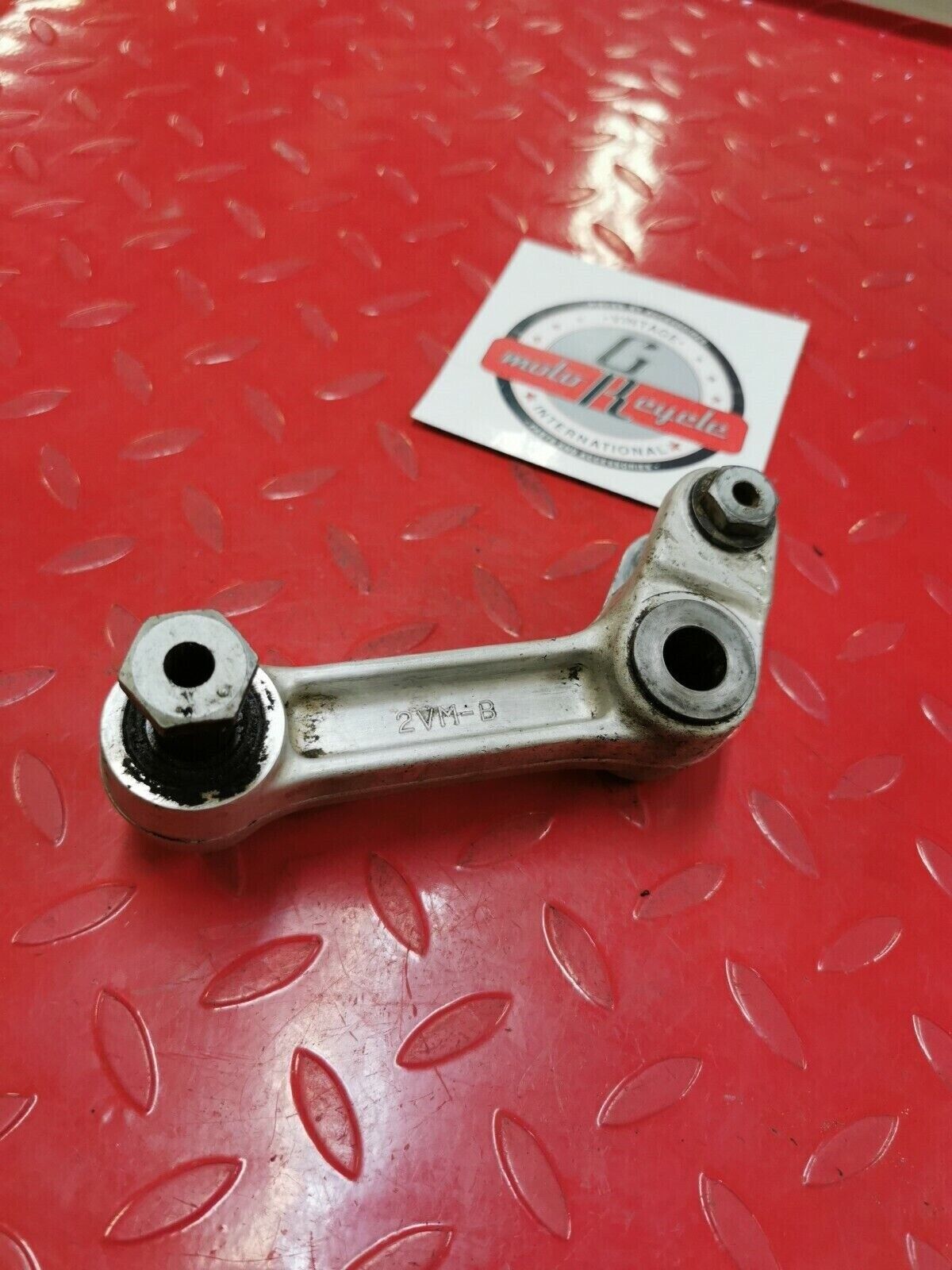 Yamaha YZ250 1988 swingarm rear shock linkage dogbone relay arm 1989