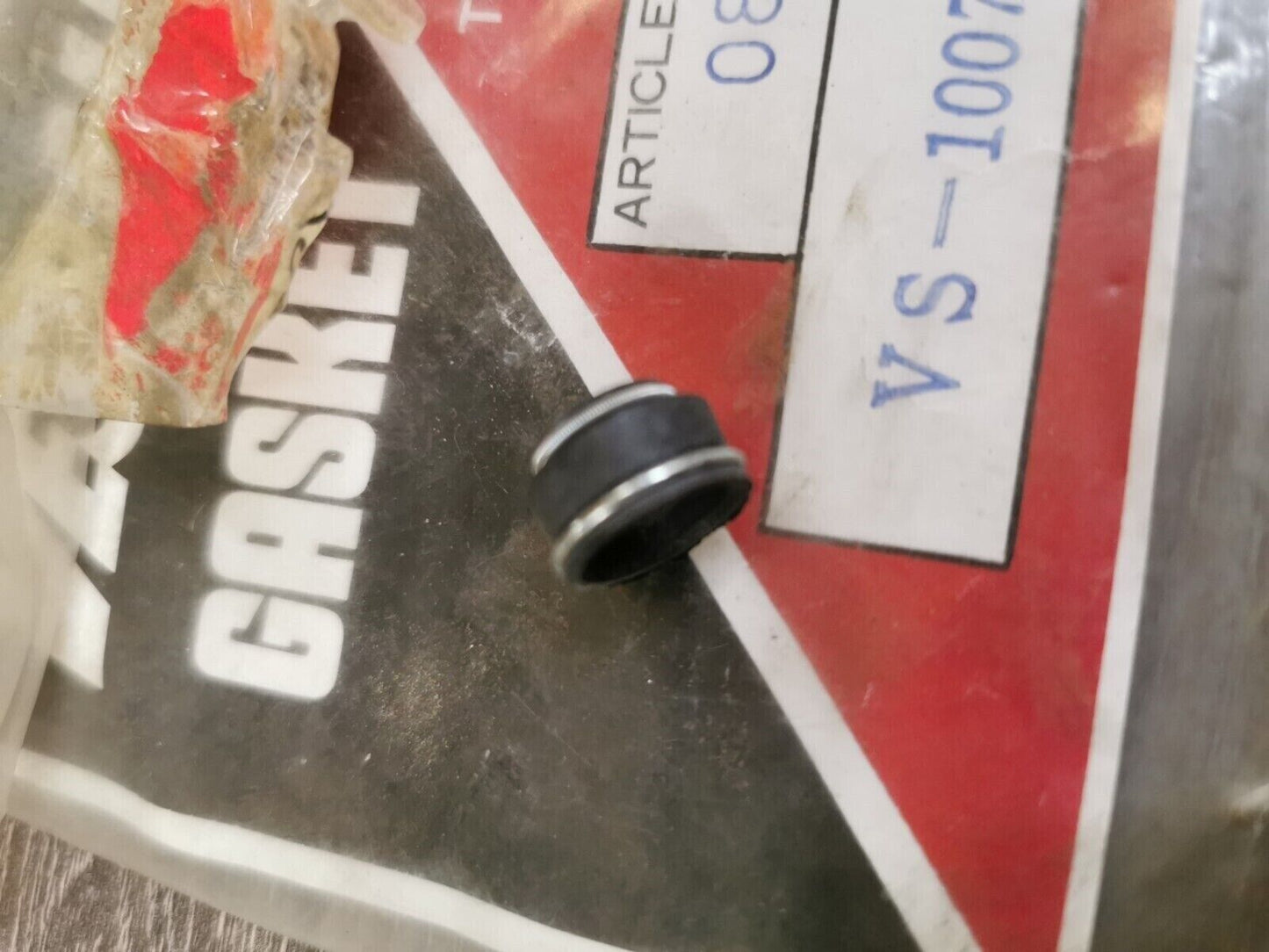 NOS VESRAH FT500 GL1100A XL500S XL600LD VALVE STEM SEAL VS-1007 J45