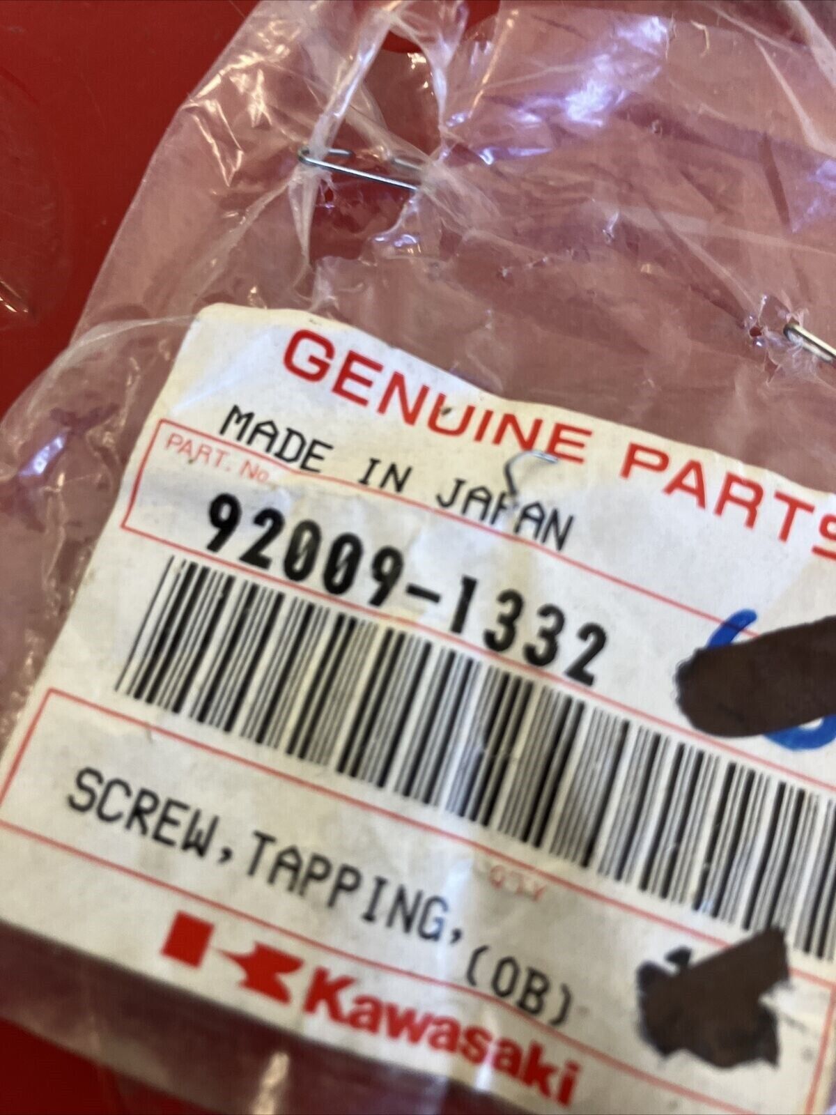 NOS Kawasaki TAPPING SCREW 92009-1332 K15