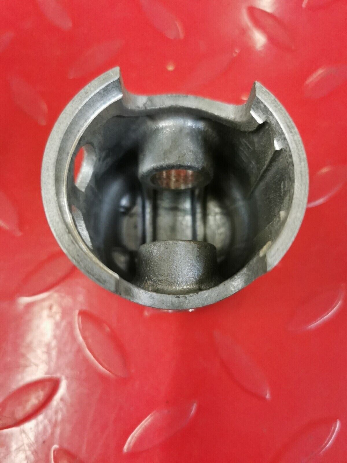 NOS YAMAHA DT125   1974   1975   PISTON 2 O/S 0.50  444-11636-00-00 Y50