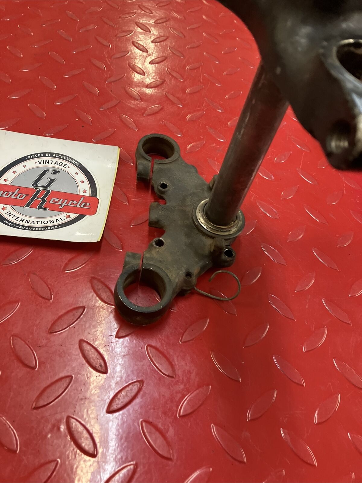 Kawasaki G5 1972 steering stem triple clamp tree 44037-044