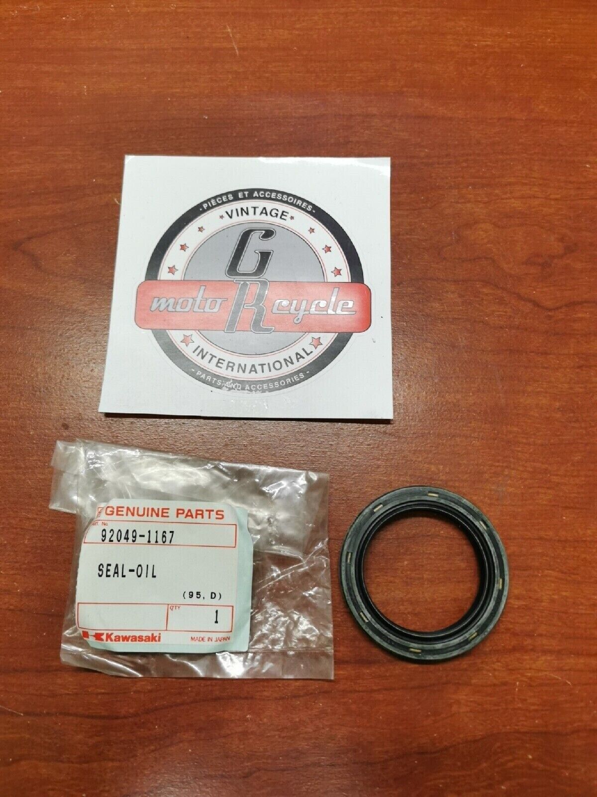 NOS Kawasaki KLF185 KLT160 KLT185 SEAL OIL 92049-1167 K26