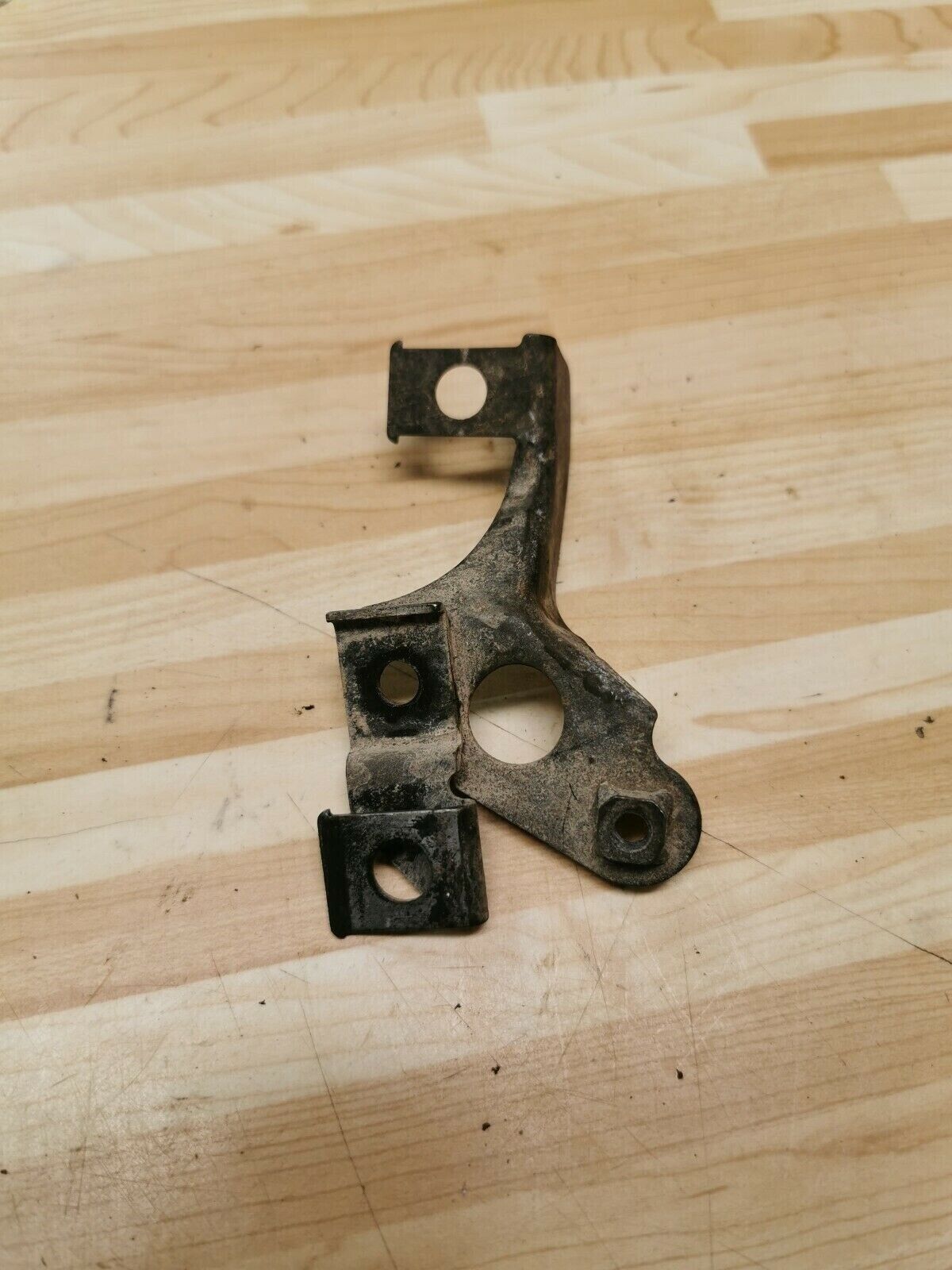 Yamaha DT200 1985 electrical mounting plate mount bracket holder