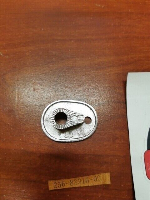 NOS Yamaha DS7 DT1 DT2 DT3 XS1 XS2 TX650 FLASHER COLLAR 256-83316-00-00 Y115