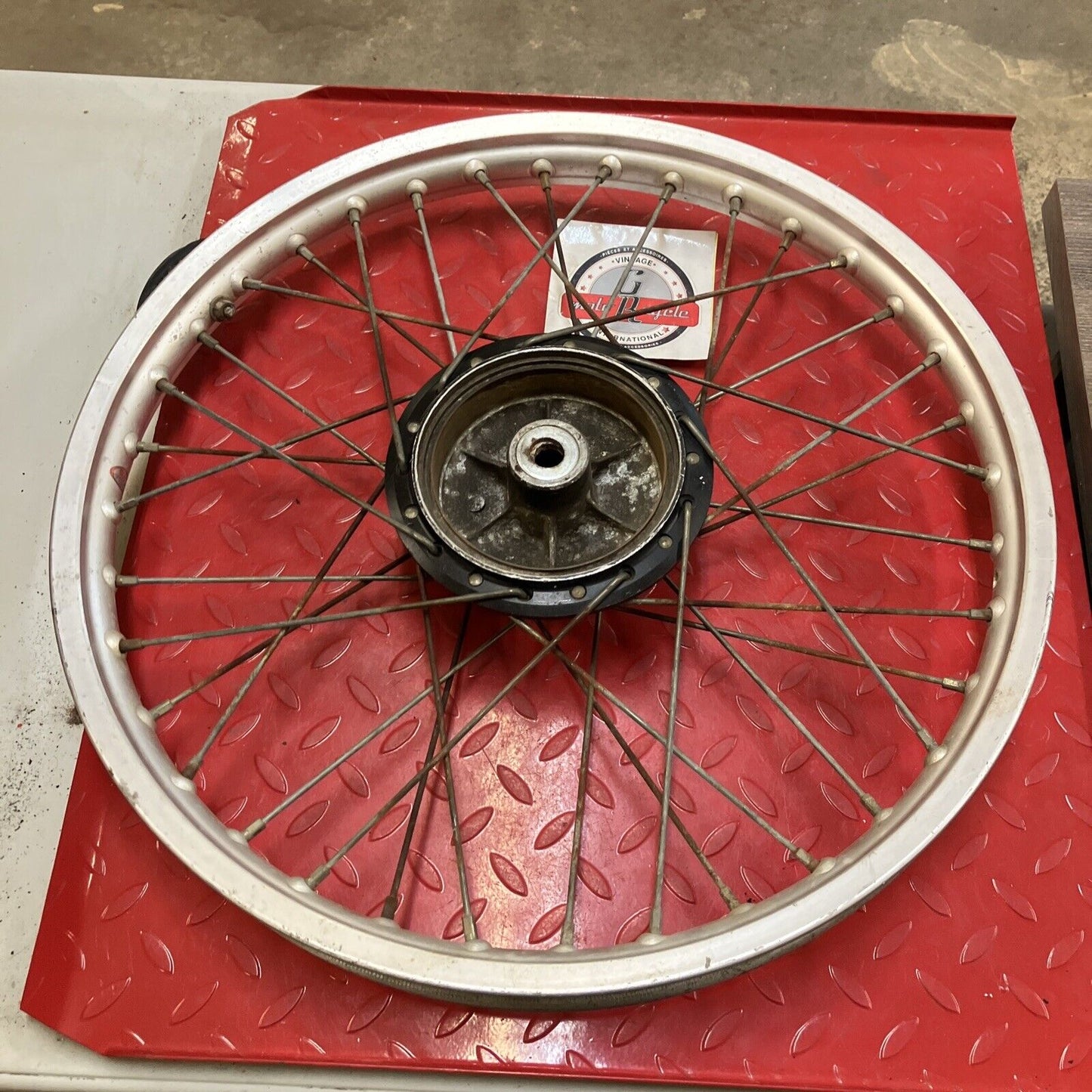Yamaha YZ125 1978 front wheel hub rim 1K7-25111-10-98