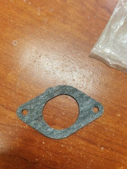 NOS Yamaha XS500 MANIFOLD GASKET 1A8-13556-00-00 SUB 1A8-13556-01-00 Y143