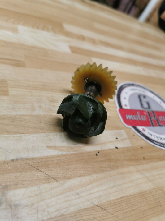 Yamaha DT200 1986 waterpump water pump impeller gear shaft