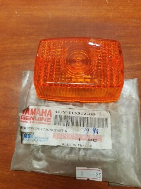 NOS Yamaha 1997 - 2002 CW50 FLASHER LENS 4UY-H3312-00-00 Y102