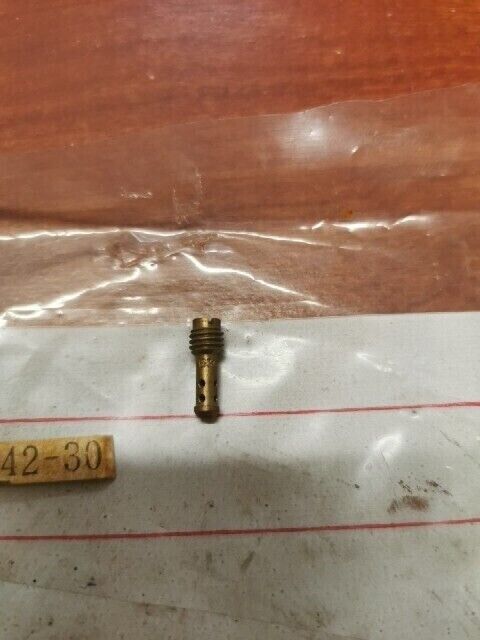 NOS Yamaha 1974 RD250 PILOT JET #30 193-14142-30-00 SUB 193-14142-30-A0 Y144