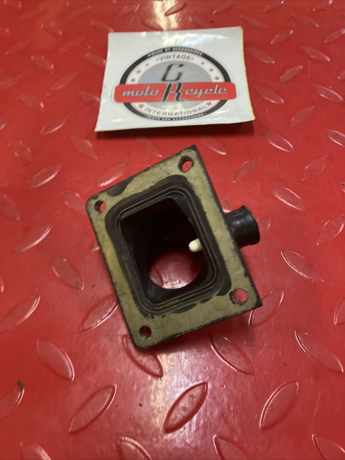 Yamaha DT200 1984 reed valve intake manifold carburetor joint boot