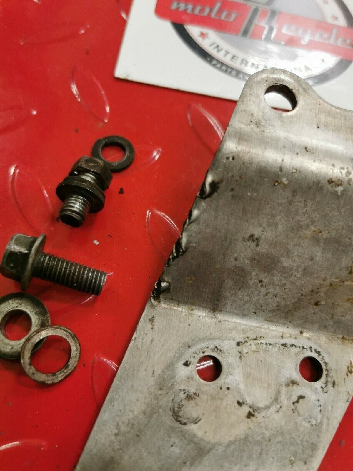 Yamaha IT175 1981 drive chain guard tensioner arm plate