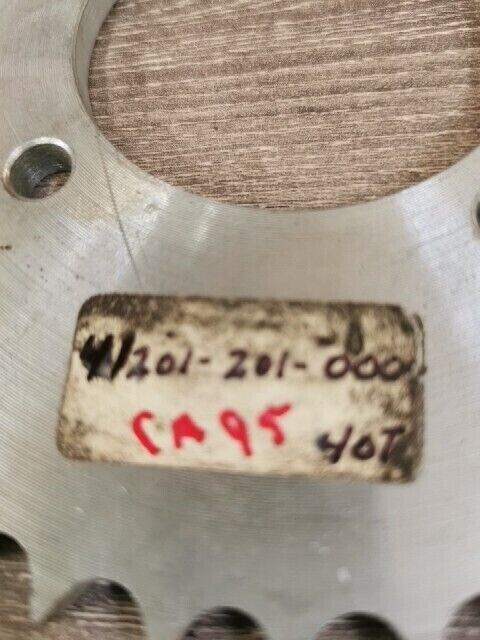 NOS HONDA C95 CA95 SPROCKET 40T 41201-201-000 H83