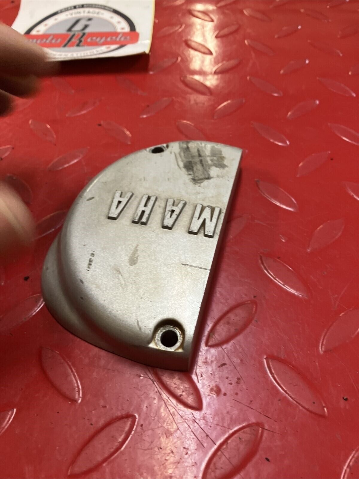 Yamaha DT80 1982 right crankcase oil pump cover GT80