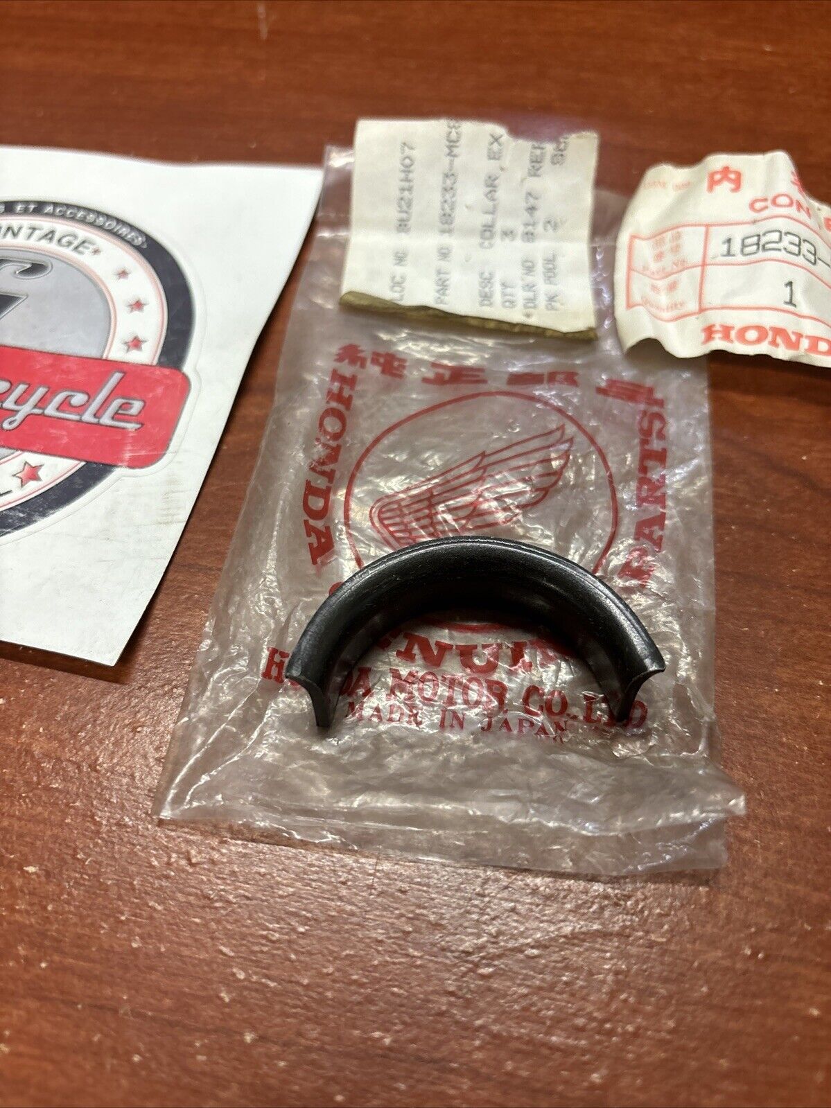 NOS Honda CB250 G5 K5 CB360 CL360 FT500 EXHAUST PIPE COLLAR 18233-MC8-000 H161
