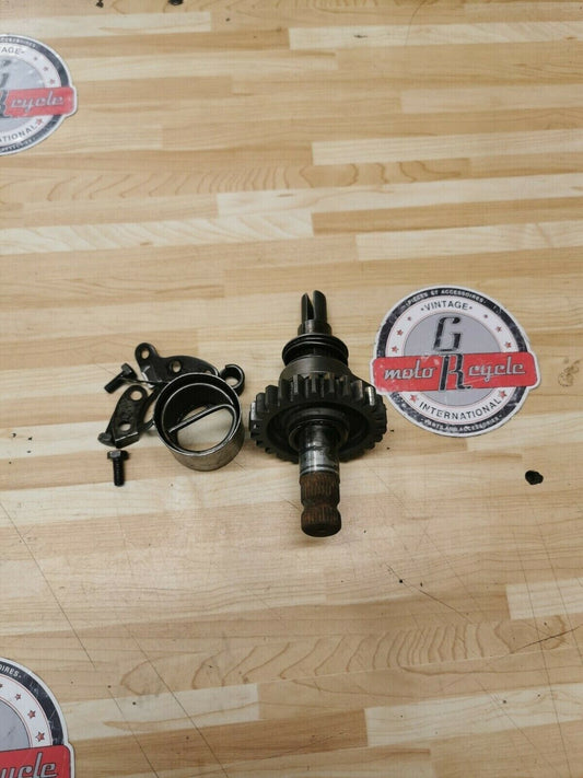 Yamaha DT250 1976 kickstarter kick starter spindle shaft gear axle