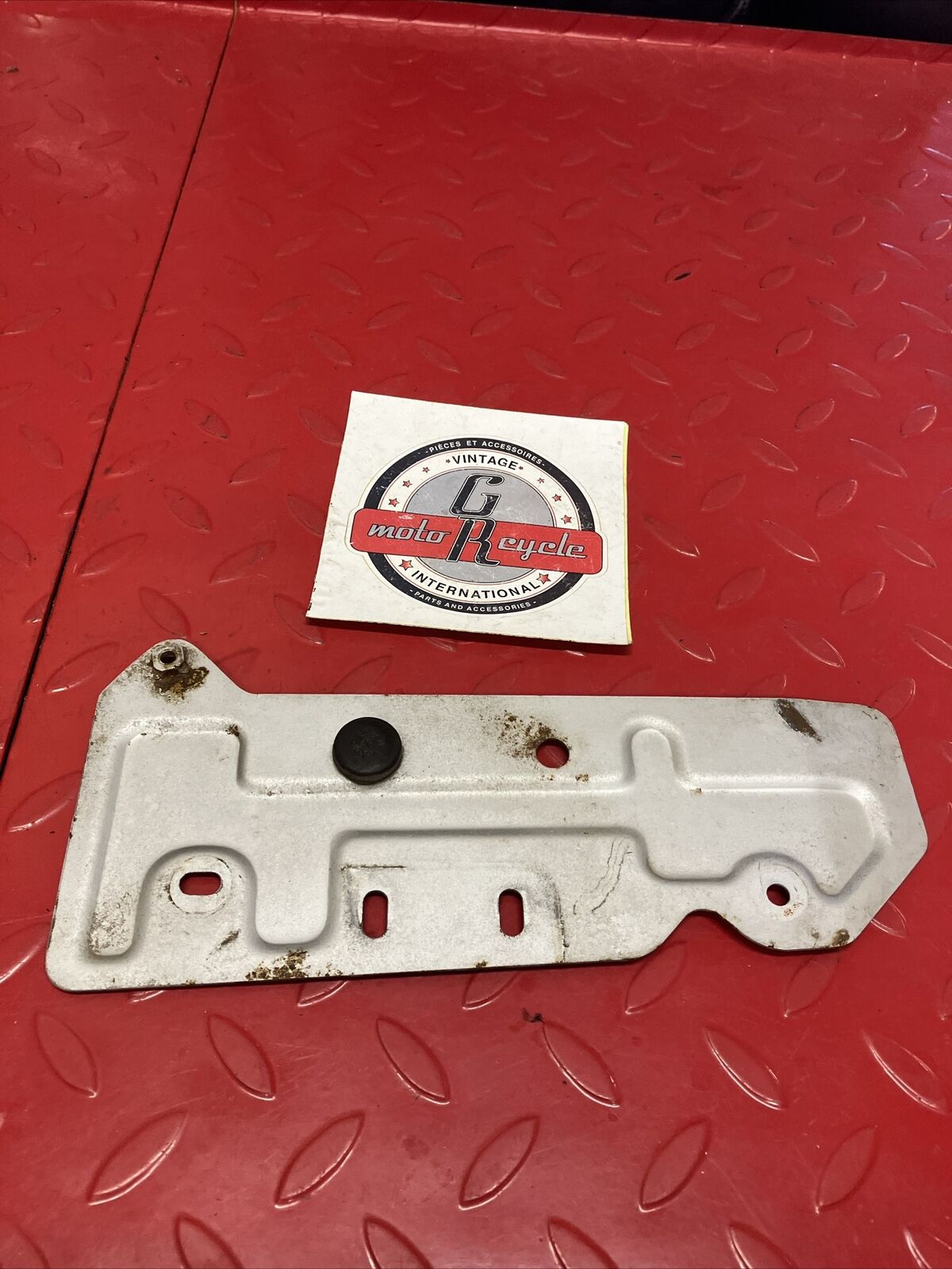 Suzuki RV90 1975 fuel tank protector plate guard