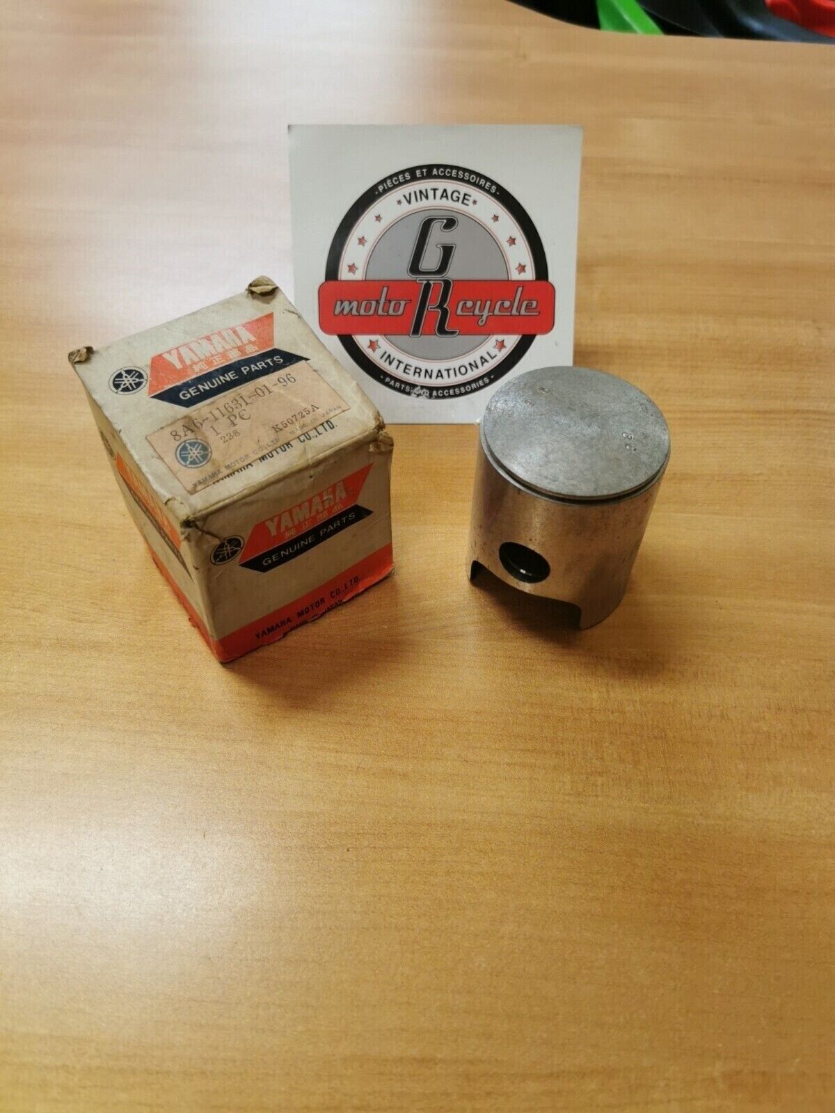NOS YAMAHA Ex340 Ex440 1976 Piston STD 8A6-11631-01-96 Y45