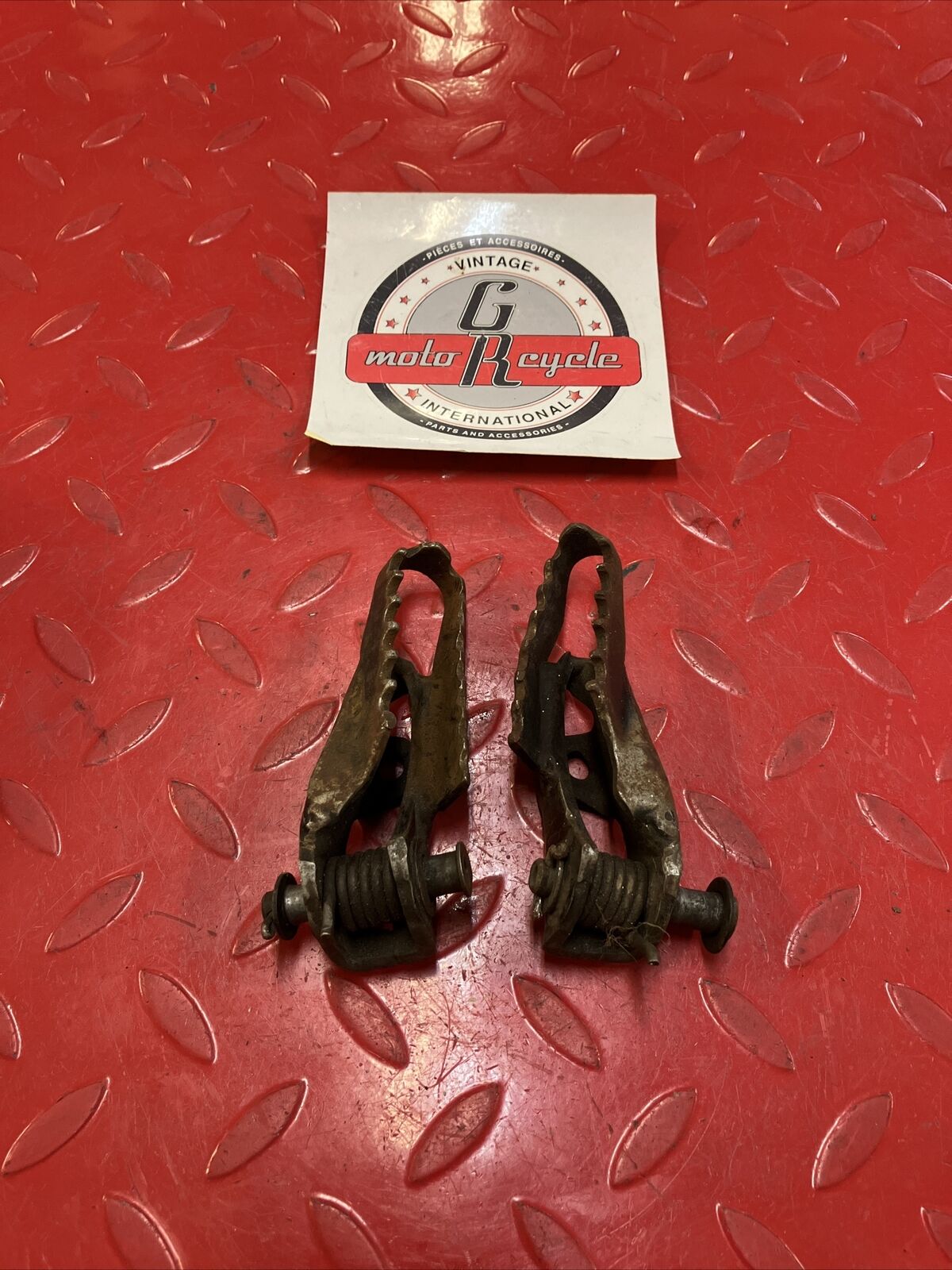 Honda CR250R 1988 left right footpeg footrest foot peg rest step 50616-KS7-830 2