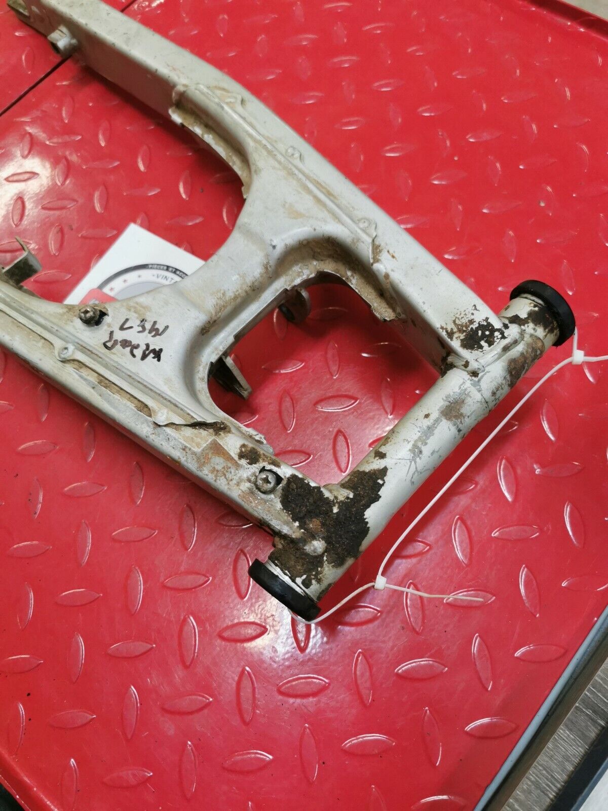 Honda XR200R 1987 swingarm rear swinging arm