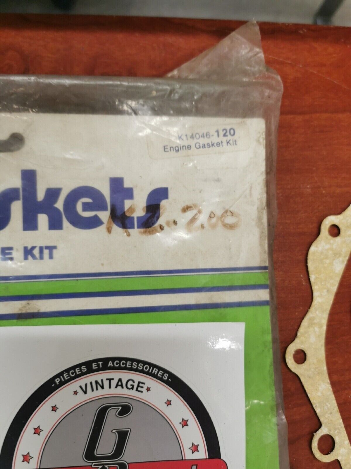NOS Kawasaki KZ200 INCOMPLETE ENGINE GASKET KIT 14046-120 K2