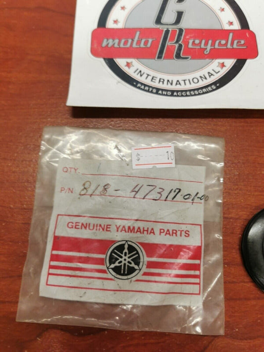 NOS Yamaha WHEEL CAP 818-47317-01-00 Y71