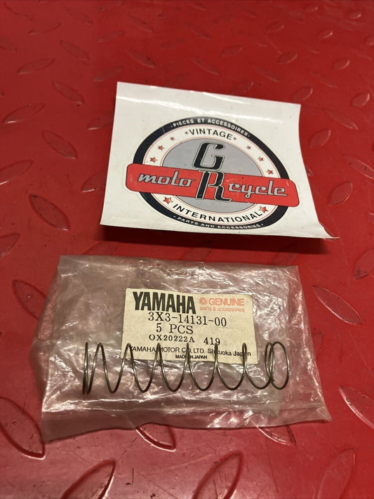 NOS YAMAHA CARBURETOR THROTTLE VALVE SPRING 3X3-14131-00-00 Y64