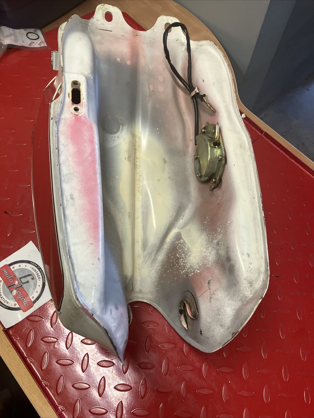 Suzuki GS750ES 1983 Fuel tank gas petrol reservoir