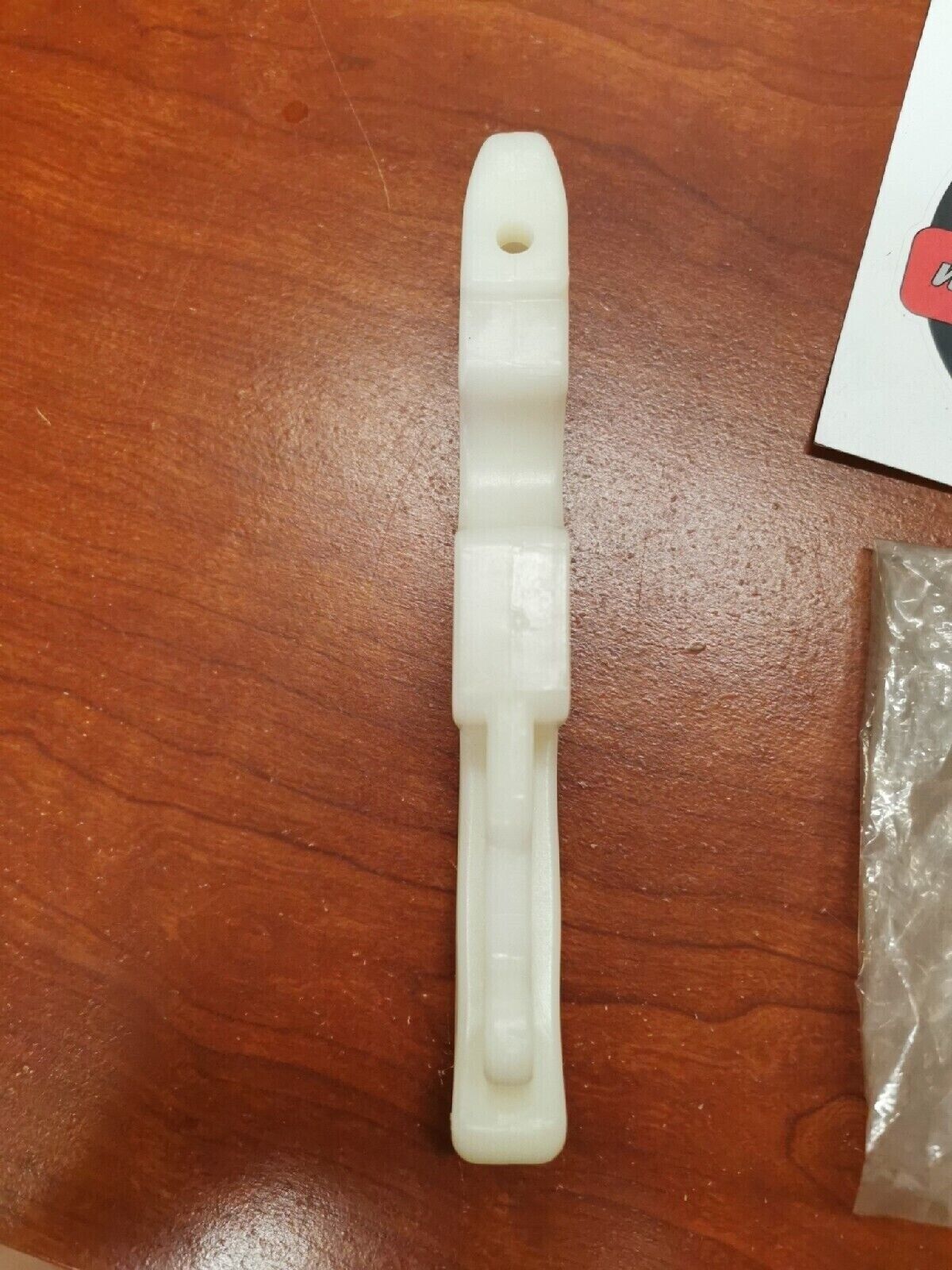 NOS Yamaha SNOWMOBILE SLIDING RUNNER 8G8-47422-00-00 Y68