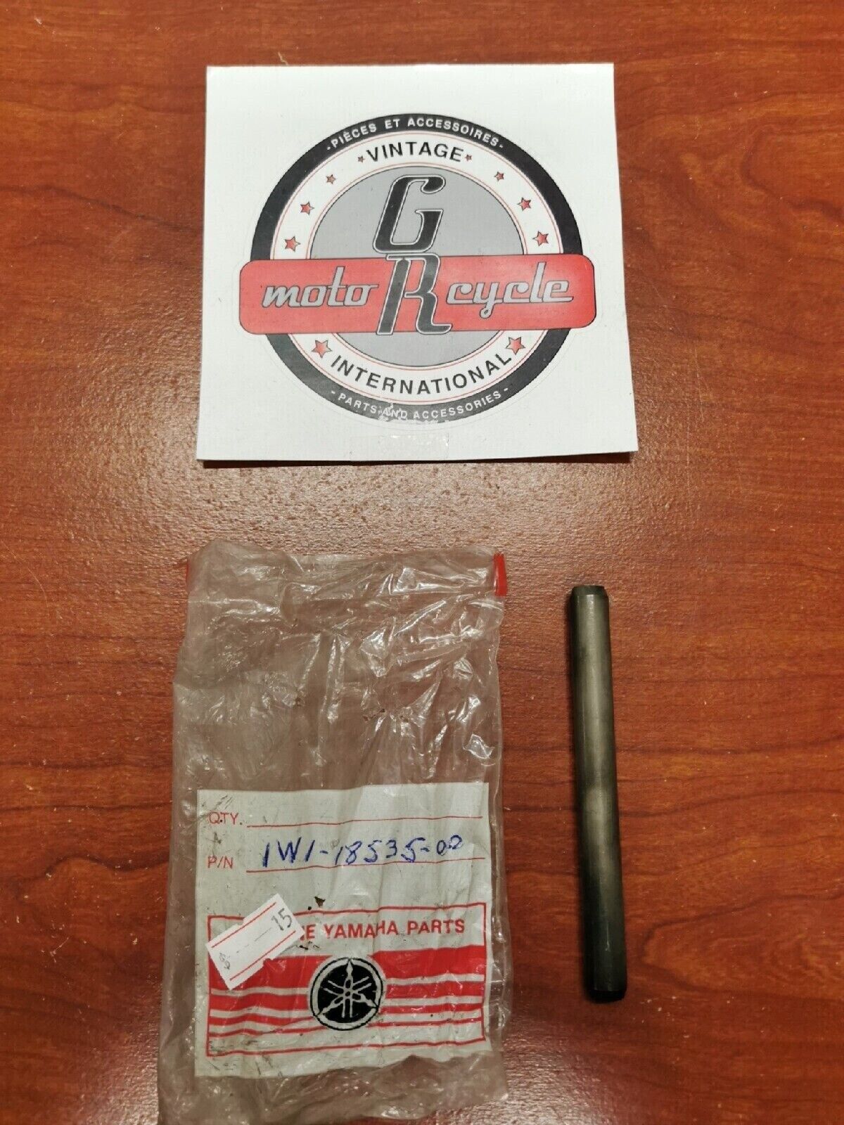 NOS Yamaha SHIFT FORK GUIDE BAR 2 1W1-18535-00-00 SUB. 2A6-18535-00-00 Y70