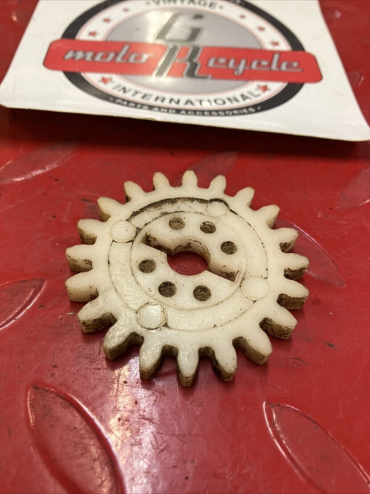 Yamaha RD400 1977 tachometer primary drive gear 1976 1978