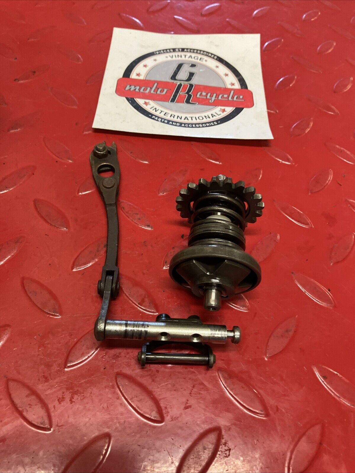 Yamaha YZ125 1983 exhaust power valve actuator push rod lever governor 1984 1985