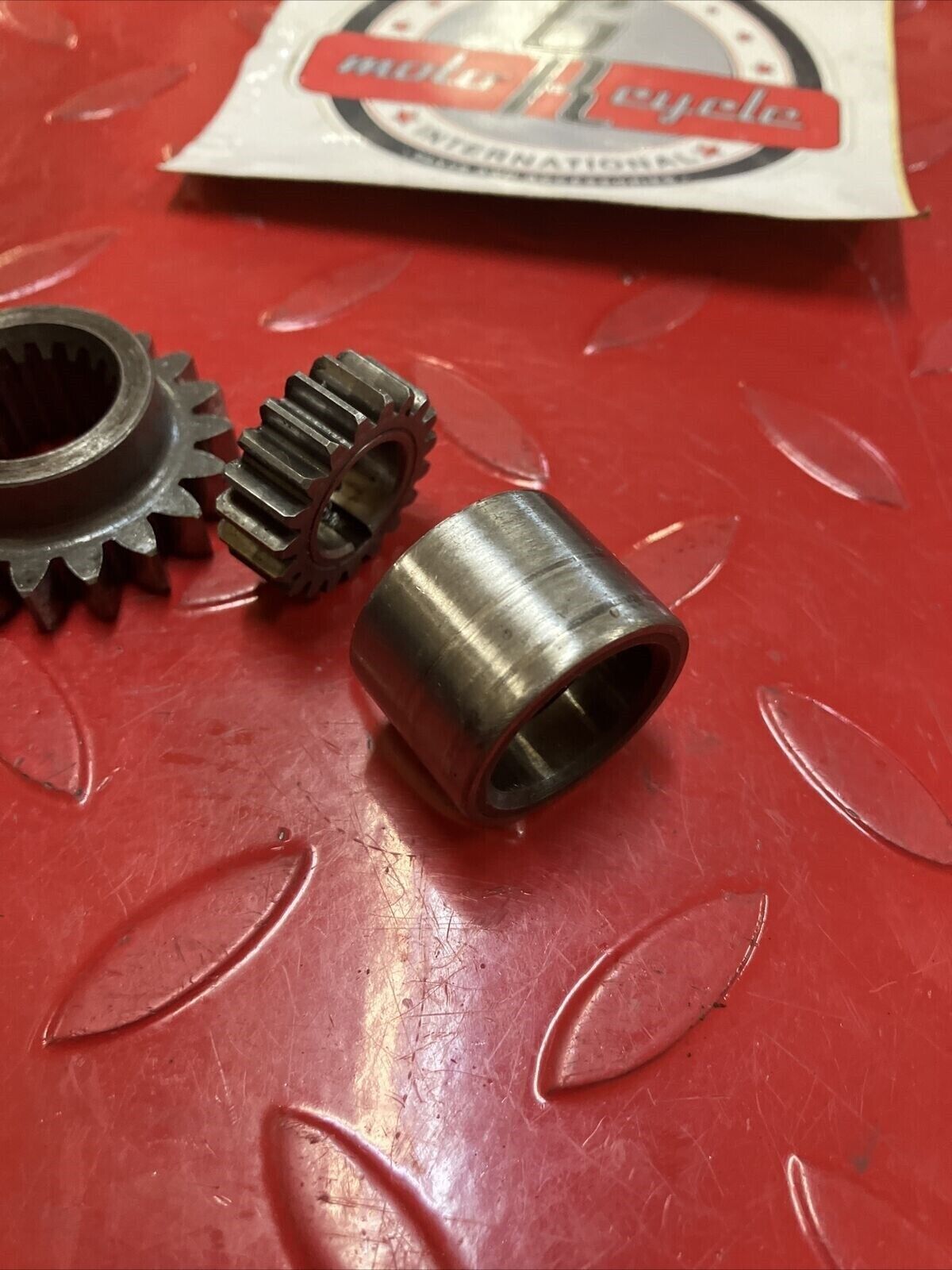 Suzuki RM125 1985 water pump waterpump crankshaft primary drive gear