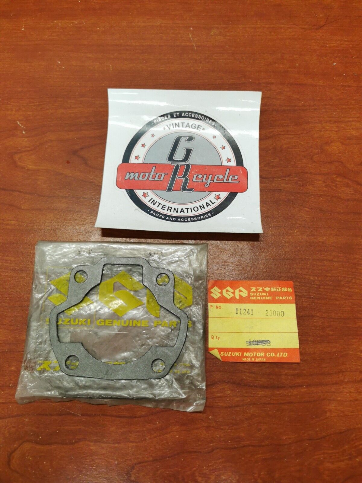NOS Suzuki RV90 CYLINDER GASKET 11241-23000 SUB. 11241-23020 S16