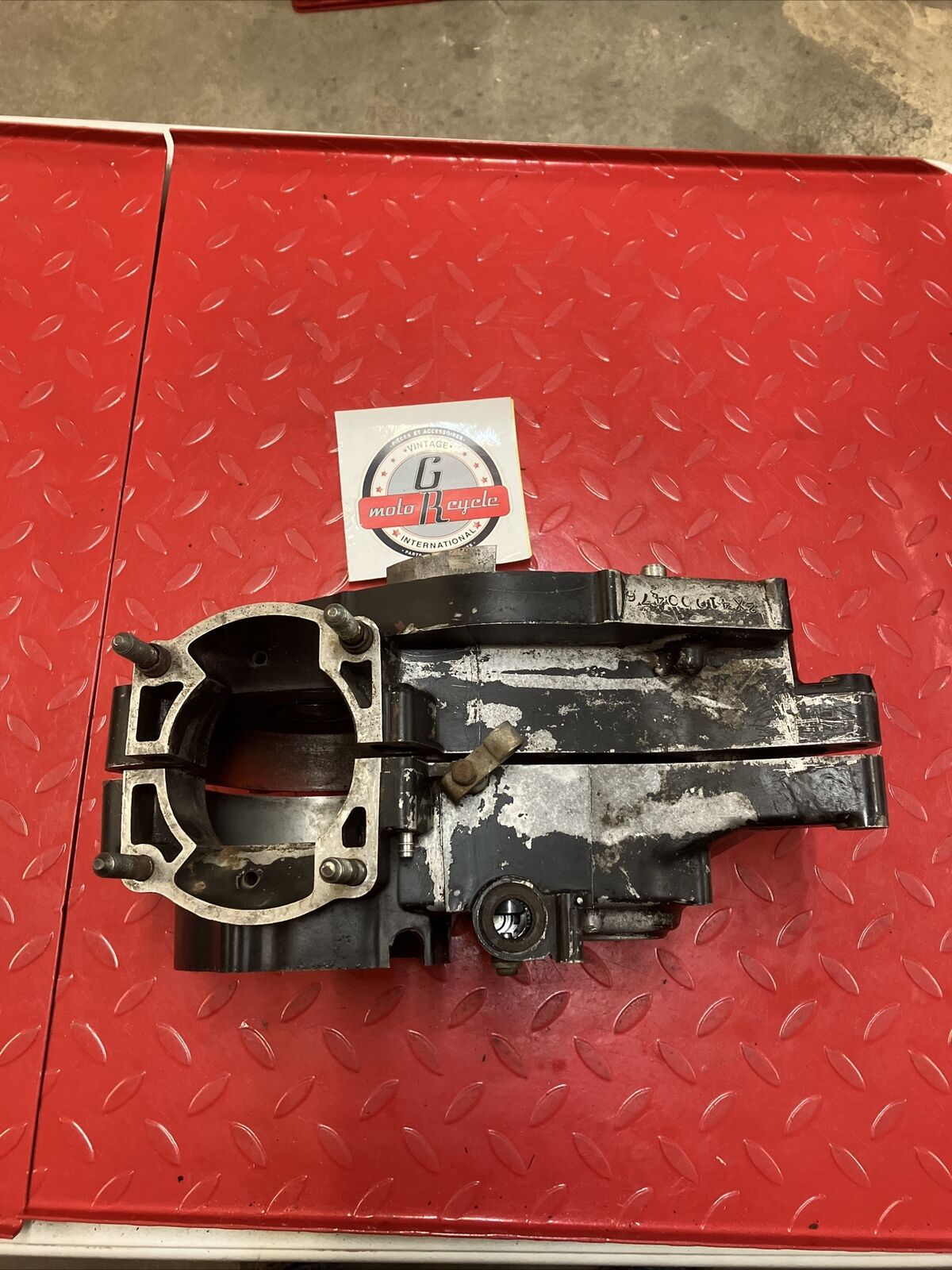Yamaha YZ250 1979 crankcase set left right 1978 2K7-15111-01-00