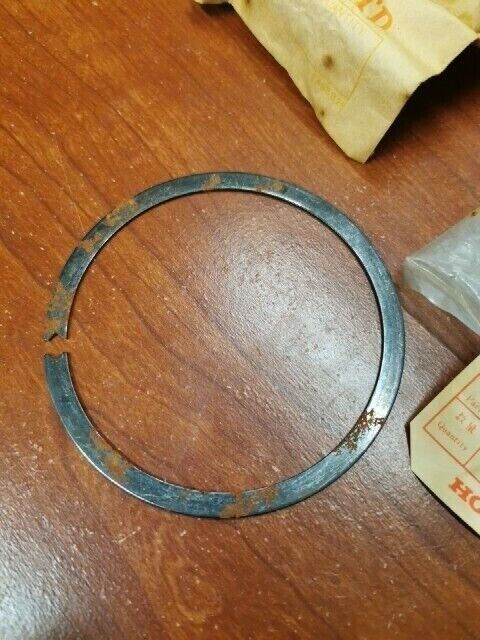 NOS Honda CB200 CB350F CB400F CL200 SPECIAL RING 92MM 90609-333-000 H98
