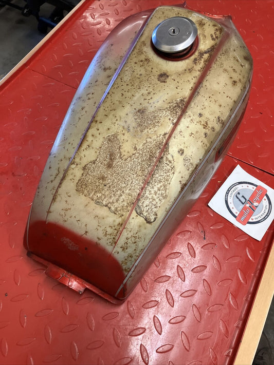 Kawasaki KZ400 1978 1979 Fuel tank gas petrol reservoir 2